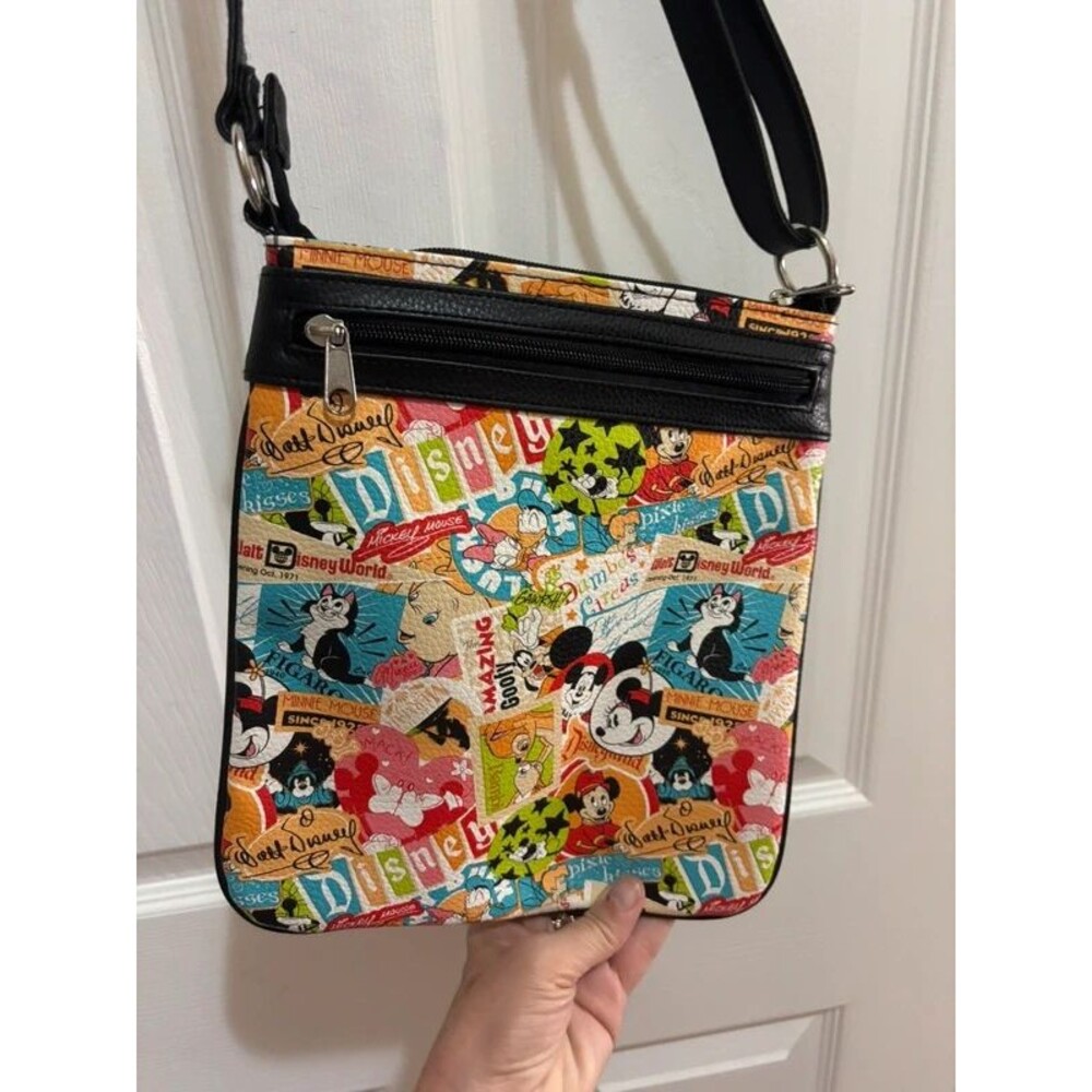 Disney purse like new